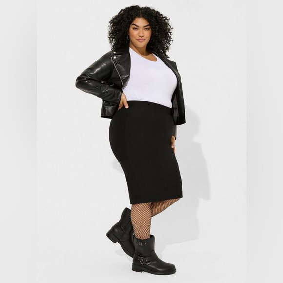 Torrid Black Classic Midi Studio Luxe Ponte Pencil Skirt Pull On Plus Size 1X - Picture 2 of 8